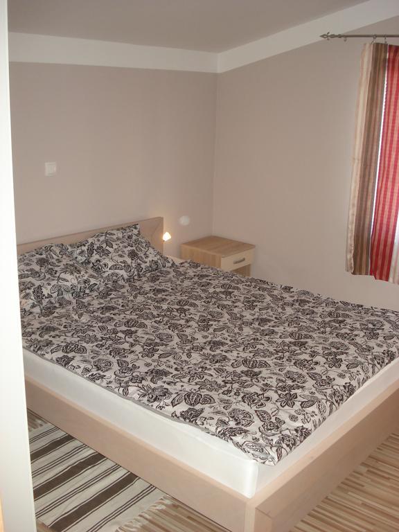 Apartments Niko Vir Cameră foto